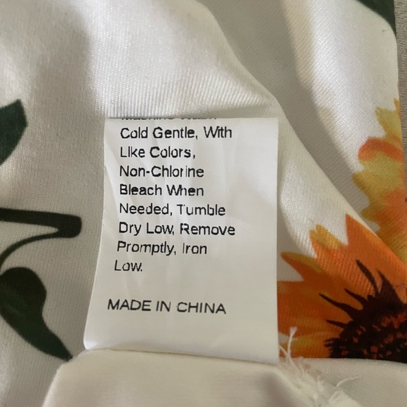 NWOT Shein sunflower bandeau top, size xs - Picture 5 of 5